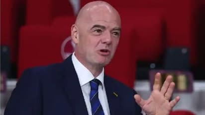 FIFA प्रेसीडेंट को यूजर्स ने क्यों बताया 'लालची' जानें किस बात पर उन्हें किया जा रहा ट्रोल
