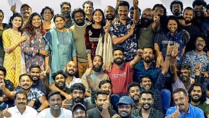 പ്രിന്റിംഗ് പ്രസ് ജീവനക്കാരിയായി നവ്യ, പിഡബ്ള്യൂഡി കോൺട്രാക്റായി സൈജു