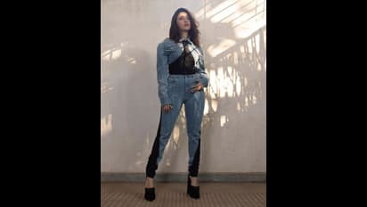 வித்தியாசமான அவுட் பிட்டில்... மொத்த அழகையும் காட்டி ரசிகர்கள் ஹார்ட் பீட்டை எகிற வைத்த தமன்னா! ஹாட் போட்டோஸ்!