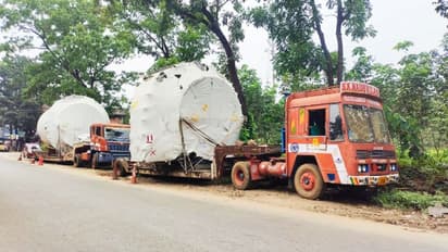 രേഖകള്‍ ഹാജരാക്കി അണ്ണാമലൈ; തടഞ്ഞിട്ട ഭീമൻ ട്രെയിലറുകൾ താമരശ്ശേരി ചുരം കയറും, വ്യാഴാഴ്ച  ഗതാഗത നിയന്ത്രണം