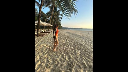 ఇసుకలో రాంచరణ్ హీరోయిన్ బీభత్సం.. బికినీ అందాలతో ముంచెత్తే తుఫాన్ లా నేహా శర్మ 