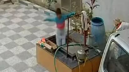 ಆಟವಾಡುತ್ತಾ ಅಂಗಳದಲ್ಲಿದ್ದ ತೆರೆದ ಬಾವಿಗೆ ಬಿದ್ದ ಬಾಲಕ