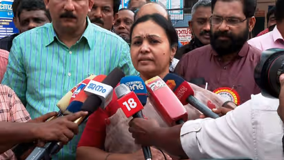 കേരളത്തിൽ കൊവിഡ് കേസുകളിൽ വർധനയില്ല, ശബരിമലയിൽ ആശങ്കകളില്ല: വീണ ജോർജ്ജ്