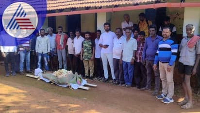 Chikkamagaluru: ಶೃಂಗೇರಿ ಕ್ಷೇತ್ರದ ಹುತ್ತಿನಮಕ್ಕಿಯಲ್ಲಿ ಸ್ಮಶಾನ ಇಲ್ಲ: ಶವವಿಟ್ಟು ಪ್ರತಿಭಟಿಸಿದ ಗ್ರಾಮಸ್ಥರು