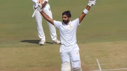 Ranji Trophy: ಸಮರ್ಥ್‌ ಆಕರ್ಷಕ ಶತಕ, ಕರ್ನಾಟಕ ಗೆಲುವಿನತ್ತ ದಾಪುಗಾಲು