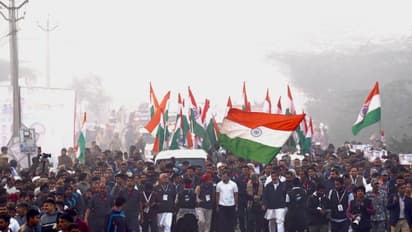 കൊവിഡ് നിര്ദ്ദേശങ്ങള് പാലിക്കാതെ ഭാരത് ജോഡോ യാത്ര; മാസ്ക് ധരിക്കാതെ രാഹുല്, മന്ത്രിയുടെ നിര്ദ്ദേശം തള്ളി