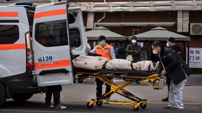 Covid in China: சீனா பேரழிவைச் சந்திக்கும்!தினசரி 10 லட்சம் பேருக்கு கொரோனா தொற்று!5,000 பேர் உயிரிழக்கலாம்