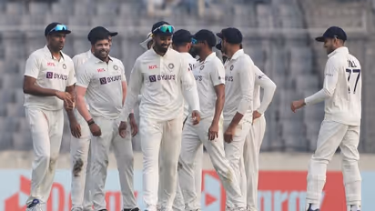 INDvsBAN 2nd Test: తొలి ఇన్నింగ్స్లో బంగ్లా ఆలౌట్... మోమినుల్ సెంచరీ మిస్...