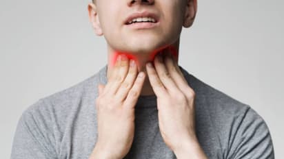 ഭക്ഷണമിറക്കാന് ബുദ്ധിമുട്ട്, ഒച്ചയടപ്പ്; ഈ ലക്ഷണങ്ങള് നിസാരമാക്കി തള്ളിക്കളയേണ്ട...