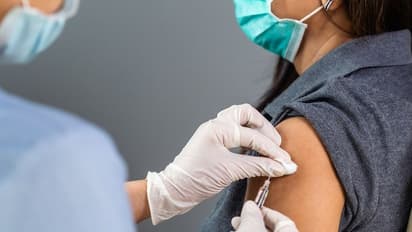 Cervical Cancer Vaccine :  സ്‌കൂളുകളിൽ പെൺകുട്ടികൾക്ക് ഗർഭാശയ ക്യാൻസർ വാക്‌സീൻ നൽകാൻ സർക്കാർ 