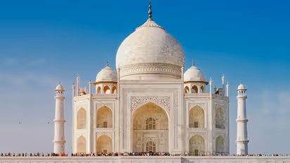 कोरोना के खतरे को लेकर अलर्ट, ताज आने वाले विदेशी पर्यटकों को नई व्यवस्था का करना होगा पालन