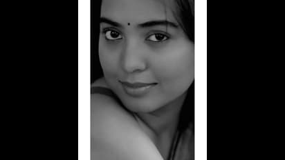 Shivathmika: దగ్గరగా చూస్తే కానీ తెలియలేదు శివాత్మిక అసలైన అందాలు... జూమ్ చేసి చూపించి గుండె జామ్ చేసింది!