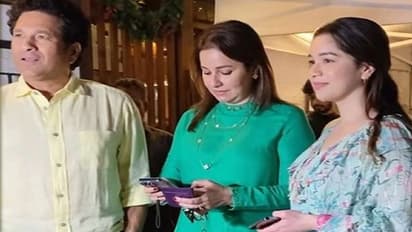 குடும்பத்தோடு டின்னர் சென்ற சச்சின் டெண்டுல்கர்: வைரலாகும் பிக்ஸ்!