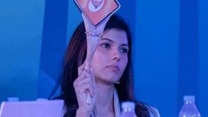 மீண்டும் ட்ரெண்டாகும் காவ்யா மாறன்… மீம்ஸ் வெள்ளத்தில் மூழ்கிய டிவிட்டர்!!