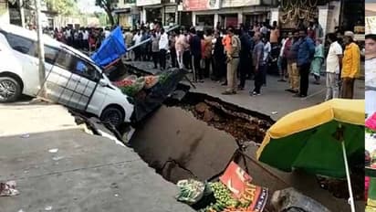 హైద్రాబాద్ గోషామహల్ చాక్నవాడిలో కుంగిన పెద్ద నాలా: కుప్పకూలిన దుకాణాలు, పడిపోయిన వాహనాలు