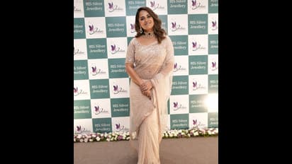 నేను దారుణంగా దెబ్బతిన్న.. షాకిస్తున్న యాంకర్‌ అనసూయ ఇన్‌స్టా పోస్ట్.. వైరల్‌.. చీరలో చంపేస్తుందిగా! 