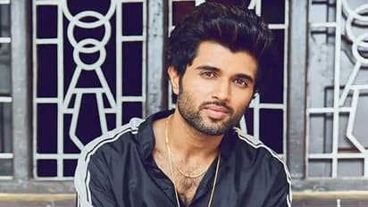 షాకిస్తోన్న విజయ్ రెమ్యునరేషన్,ప్లాఫ్ ల్లో ఉంటేనే ఇంతంటే...