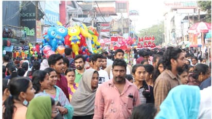 മുല്ലയ്ക്കല് ചിറപ്പും കിടങ്ങാംപറമ്പ് ഉത്സവവും; ആഘോഷങ്ങളുടെ പൂരപ്പറമ്പായി ആലപ്പുഴ നഗരം