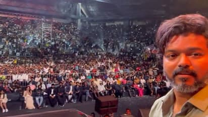 தன் நெஞ்சில் குடியிருக்கும் ரசிகர்களுடன்... விஜய் எடுத்துக்கொண்ட மாஸான செல்ஃபி வீடியோ இதோ