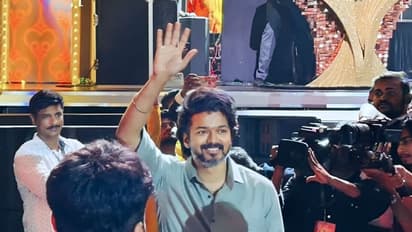 நோ அரசியல்... வாரிசு இசை வெளியீட்டு விழாவில் நடிகர் விஜய் அப்படி என்ன தான் பேசினார்?