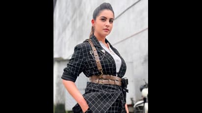 ஷூட்டிங் ஸ்பாட்டில் தூக்கிட்டு தற்கொலை செய்துகொண்ட 20 வயது சீரியல் நடிகை - சோகத்தில் ரசிகர்கள்