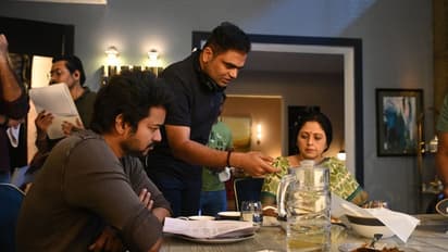 10 படத்துல நடித்த கங்கனாவுக்கு பத்மஸ்ரீ விருதா..! இதெல்லாம் ரொம்ப ஓவர் - மத்திய அரசை சாடிய வாரிசு பட நடிகை