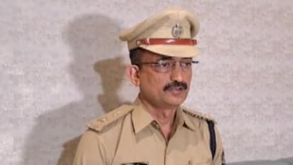 ജോലിയിൽ നിന്ന് പിരിച്ചുവിട്ടു, മുതലാളിയെയും അച്ഛനെയും ബന്ധുവിനെയും കൊലപ്പെടുത്തി തൊഴിലാളികൾ