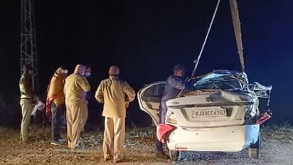  क्रिसमस की नाइट 3 दोस्तों की भयानक मौत, पलभर में हवा में उड़ती कार बन गई टीन का डिब्बा-थम गया ट्रैफिक