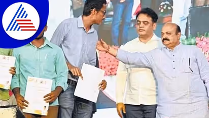10 ಸಾವಿರ ಯುವಕರಿಗೆ ಉದ್ಯೋಗ ಪತ್ರ ನೀಡಿದ ಸಿಎಂ