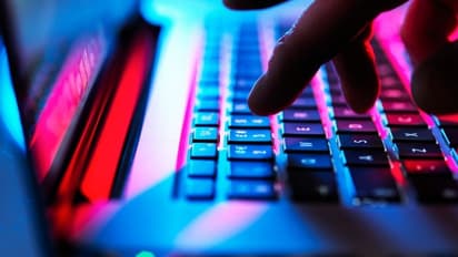 'ഓണ്ലൈന് തട്ടിപ്പിന് ഇരയായെങ്കിൽ പരിഭ്രാന്തി വേണ്ട'; വേഗത്തിൽ അറിയിച്ചാൽ പണം തിരിച്ചെടുക്കാമെന്ന് പൊലീസ്