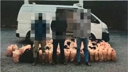 പ്രാദേശികമായി നിര്മ്മിച്ച 830 കുപ്പി മദ്യവുമായി മൂന്നുപേര് പിടിയില്