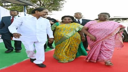 రాజ్‌భవన్ లో  రాష్ట్రపతి ద్రౌపది ముర్ముకు విందు: కేసీఆర్ దూరం