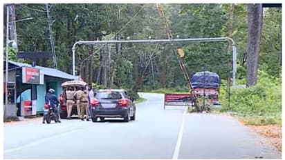 മുത്തങ്ങ ചെക്ക്പോസ്റ്റിൽ കൈക്കൂലി ആരോപണം: അഞ്ച് എക്സൈസ് ഉദ്യോഗസ്ഥര്ക്ക് സസ്പെന്ഷന്