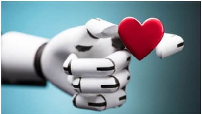 AI மீது காதல் மோகம்; இல்லாத காதலனை உருகி உருகி காதலிக்கும் சீன பெண்!!