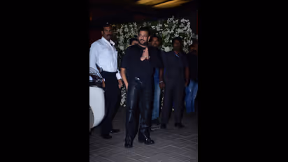 முரட்டு சிங்கிளாக 57-வது பிறந்தநாளை கொண்டாடிய சல்மான் கான் - களைகட்டிய பர்த்டே பார்ட்டி போட்டோஸ் இதோ