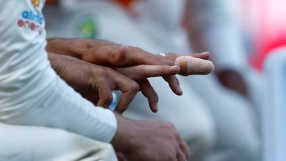 മെല്ബണില് ഗംഭീര ബൗളിംഗും ബാറ്റിംഗുമായി ഓസീസ്; പക്ഷേ കനത്ത തിരിച്ചടി, ആശങ്ക