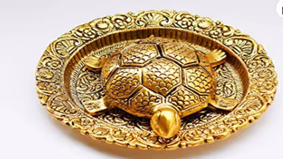 Vastu Tips: साल 2023 में नोटों की होगी बारिश, बस करें ये 5 काम, अमीर बनने से नहीं रोक सकता कोई