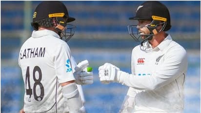 കറാച്ചിയിൽ അടിക്ക് തിരിച്ചടി; പാകിസ്ഥാൻ ബൗളർമാർക്ക് കടുത്ത നിരാശ; മിന്നുന്ന തുടക്കം നേടി ന്യൂസിലൻഡ്