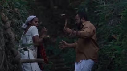 വേറിട്ട കഥാപാത്രമായി സൗബിന്; 'ജിന്ന്' സ്നീക്ക് പീക്ക് വീഡിയോ