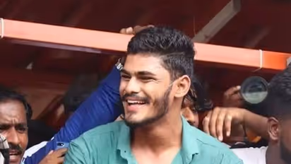 299 கி.மீ வேகம்; அதுவும் புல்லட்ல... எப்புட்ரா! TTF வாசனின் முதல் பட பர்ஸ்ட் லுக் பார்த்து ஷாக் ஆன ரசிகர்கள்