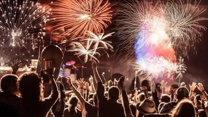 நள்ளிரவு 1 மணிக்கு மேல் புத்தாண்டு கொண்டாட்டங்களுக்கு அனுமதி இல்லை... காவல்துறை அதிரடி உத்தரவு!!