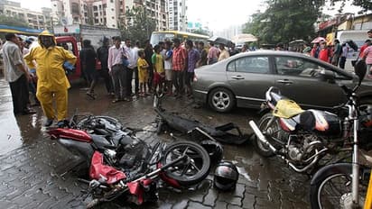 திருப்பூரில் மின்னல் வேகத்தில் வந்த லாரியில் சிக்கி மாணவர் பலி; பதறவைக்கும் சிசிடிவி காட்சி