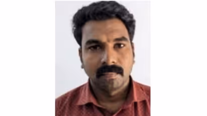 കുടുംബപ്രശ്ന പരിഹാരത്തിന് നഗ്നപൂജ; 'മന്ത്രവാദിനി' ചമഞ്ഞ് തട്ടിപ്പ് നടത്തിയ യുവാവ് അറസ്റ്റില്