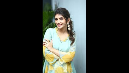 శ్రీలీలా దెబ్బకి బేజారెత్తిపోతున్నా రష్మిక, పూజా, కృతి శెట్టి.. `ధమాకా` బ్యూటీ జోరు మామూలుగా లేదుగా