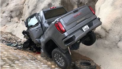 യുഎഇയിലെ മലമുകളില്‍  വാഹനം അപകടത്തില്‍പെട്ട് 22 വയസുകാരന്‍ മരിച്ചു