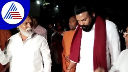 ಸಿದ್ದೇಶ್ವರ ಶ್ರೀಗಳ ಭೇಟಿ ಮಾಡಿದ ಸಾರಿಗೆ ಸಚಿವ, ಆತಂಕ ಬೇಡ ಎಂದ ಶ್ರೀರಾಮುಲು