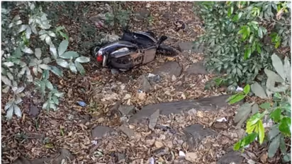 சங்கரன்கோவிலில் அடையாளம் தெரியாத வாகனம் மோதி இளைஞர் பலி; 2 பேர் படுகாயம்