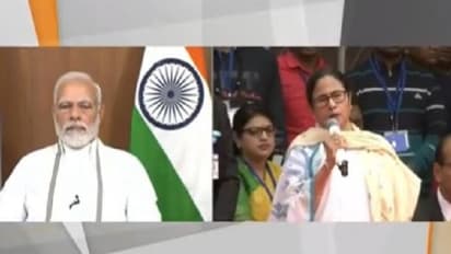 తల్లి అంత్యక్రియలనంతరం అధికారిక కార్యక్రమాల్లో పాల్గొన్న ప్రధాని.. విశ్రాంతి తీసుకోవాలని సూచించిన మమతా బెనర్జీ