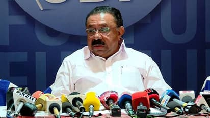 കേരളത്തിലെ സഹകരണ ബാങ്കുകളുടെ തകർച്ച തുടങ്ങിയത് കരുവന്നൂരിൽ നിന്നെന്ന് എം എം ഹസൻ