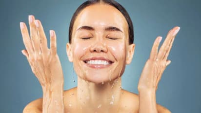 Skin Care : சருமத்திலுள்ள சுருக்கங்களை தடுக்க இதை செஞ்சா போதும்..!!